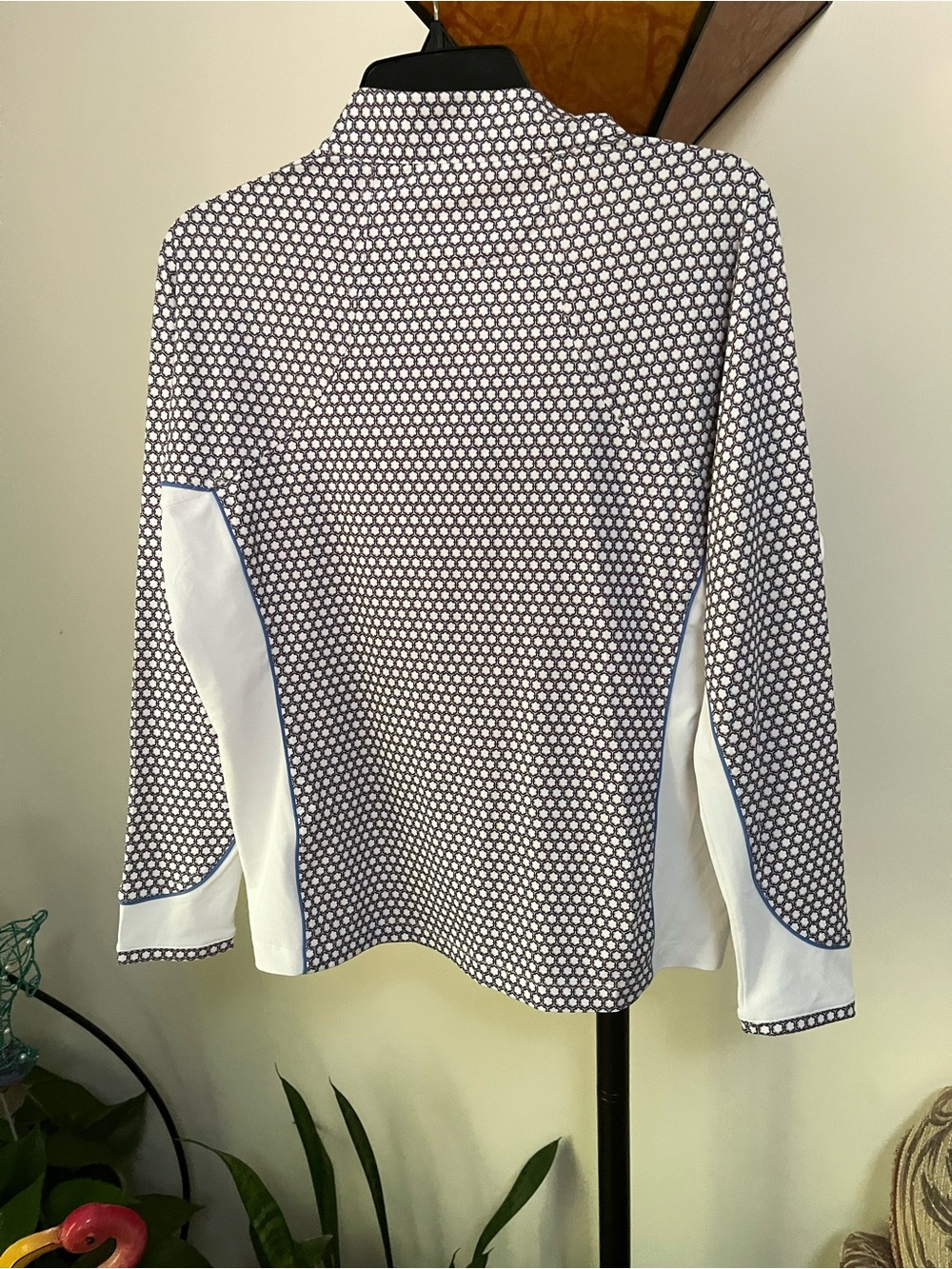 Peter Millar White & Navy Geometric Long-Sleeve Quarter-Zip Sun Shirt - Picture 2 of 4